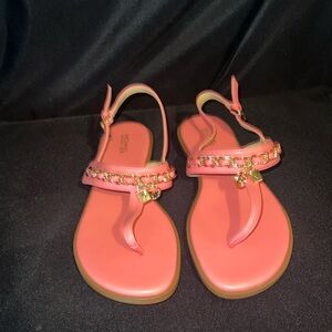 New T Strap Michael Kors 7.5